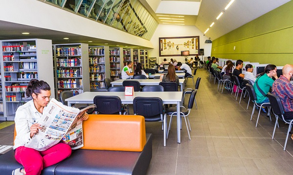 Esperan la devolución de 800 libros a la Biblioteca Débora Arango