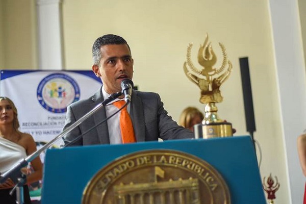 El Alcalde Braulio Espinosa Márquez recibió el Galardón Hombre Orgullo de Colombia 2022